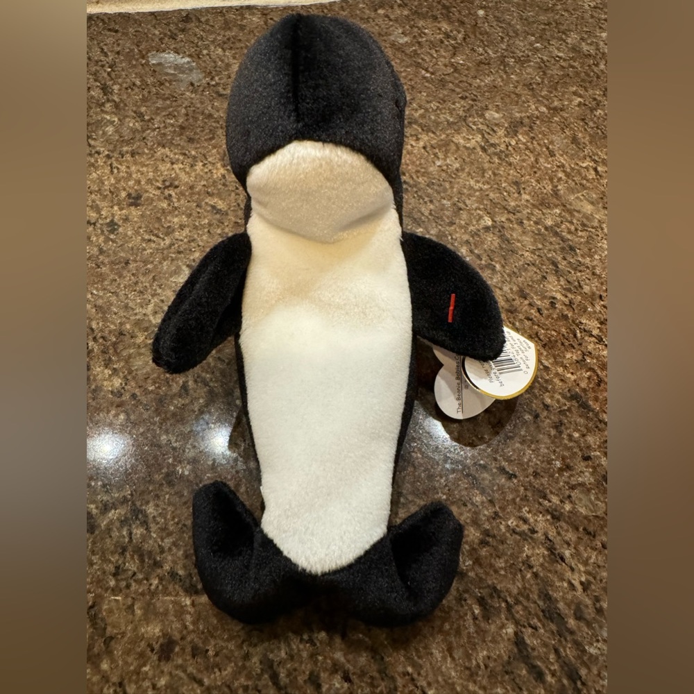 Ty Beanie Baby Waves The Whale DOB December 8, 1996 - Picture 3 of 4